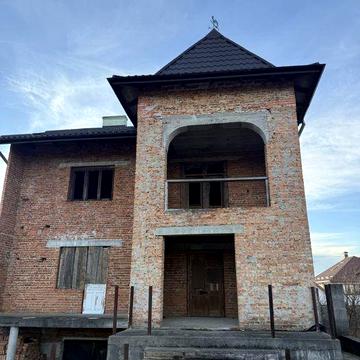 Продаж 850м2 будинок під бізнес в с. Зимна Вода