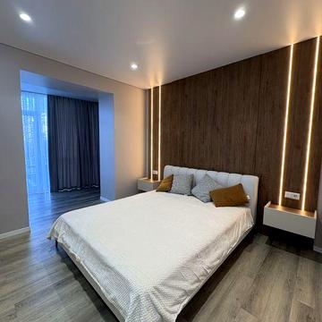 •Продається 2 кімнатна квартира з дизайнерським ремонтом ЖК Кришталеве озеро