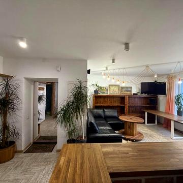 Дворівнева 4-кімнатна квартира ВЛАСНИК