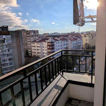 Велика здана 1 кімнатна квартира біля вокзалу. (ЄОселя)