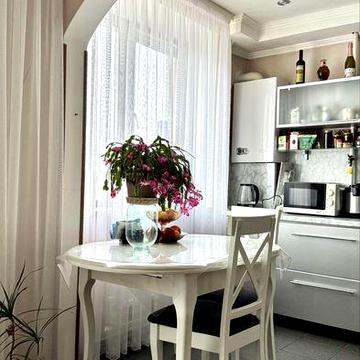 Продам трикімнатну квартиру, єВідновлення