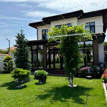 Красивий будинок в Совіньоні. Новий ремонт. Гарне розтошування.