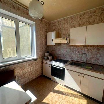 Продам 3 к кв на Олексіівці, пр.Перемоги,79. 9/16.