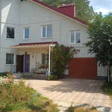 Будинок село Левків