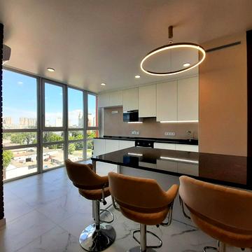 Миколи Гулака вул., 4