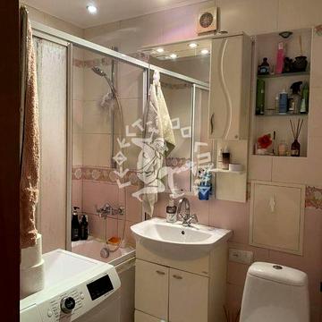 Продам 3 кімнатну квартиру район Критого ринку. Сертифікат