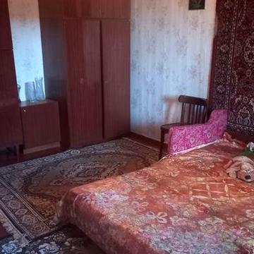 Сдам квартиру трехкомнатную