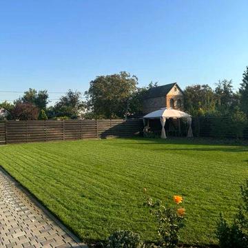 Єрмолаевка. Затишна дача з доглянутим будиночком