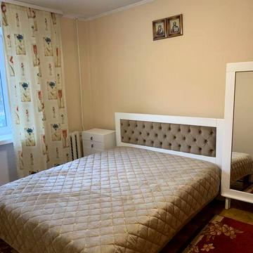 Здається в оренду трикімнатна квартира в центрі міста