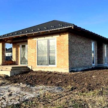 %Окремий будинок111 м²+5,5 сотки власноі земельноі ділянки