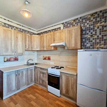 Оренда трикімнатної квартири 75m2 |м| Червоний хутір