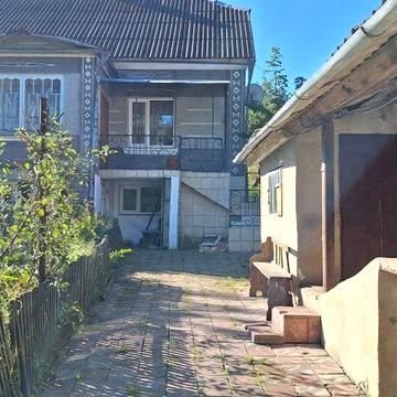 Продаю будинок в селищі Вишнівець
