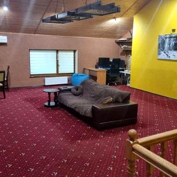 Сдам Таунхаус для 4-7чол. 140м2. Все включено. Киргизская ( гараж)