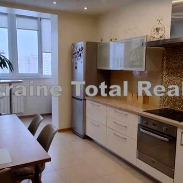 Велика 3 кімнатна квартира з евроремонтом! Вул. Бориспільська 12-В