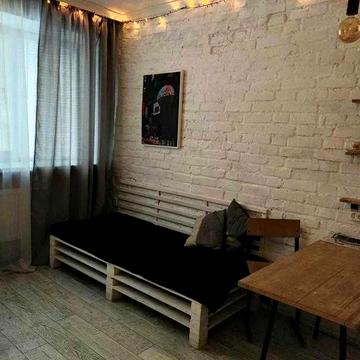 Продам 1 кімнатну гостинку.