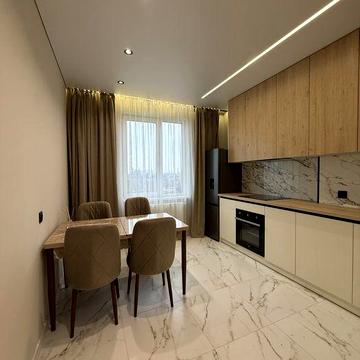 Перша здача квартири, центр міста, вул.Руська