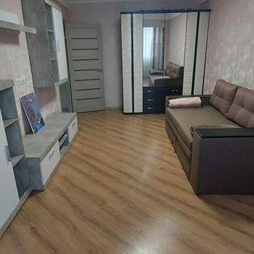 Гарна,з ремонтом 1-кім.квартира,біля м.Нивки. Щербаківського 53-Г.