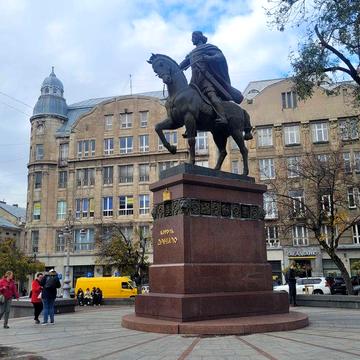 Продаж 1к пр.Свободи(Опера) центр міста 21м 2/3ц ремонт 60тис