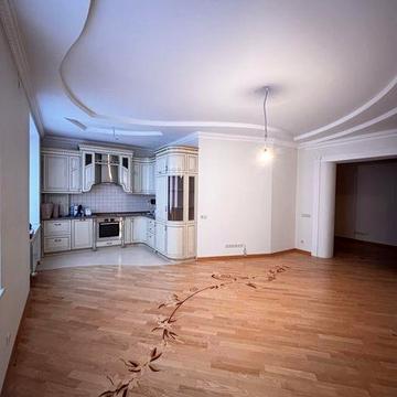 Продається ексклюзивна трьох кімнатна квартира