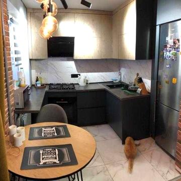 2 х комнатная квартира на Байрона