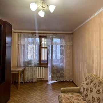 2к.кв, ул.Спортивная, 37т.$