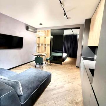 Набережна Перемоги вул., 7