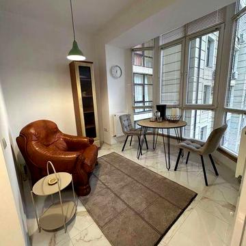 Оренда затишної 1 км квартири в центрі міста