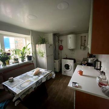 Будинок, на Змичці