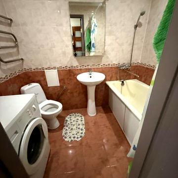 Оренда центр двокімнатна