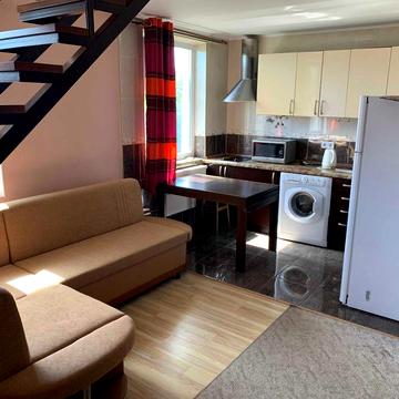 оренда  двохкімнатна двохрівнева студіо з паркувальним місцем