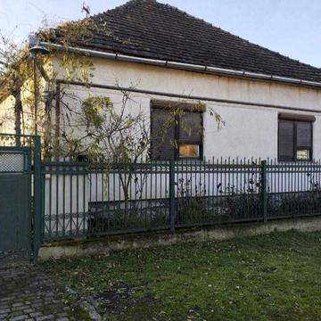 Продаж будинку неподалік Мукачево.