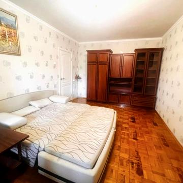 Оболонський просп., 32