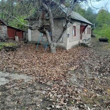 Будинок село Мигія недалеко від річки