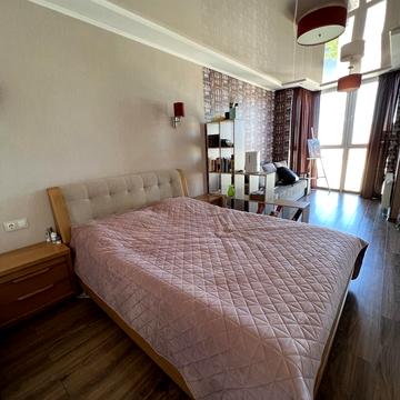 Драгоманова вул., 2