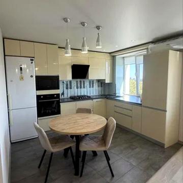 Січових Стрільців вул. (Артема), 90-Б