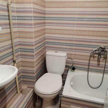 Продам на Галини Романовой 3,центр..Каменское