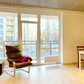 Анатолія Петрицького вул., 19