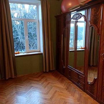 2-к,в.Кобилянської, 8. Центр