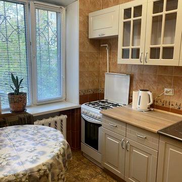 Оренда квартири44,2 кв.ВІД ВЛАСНИКА Дарницька площа,Дніпровський район