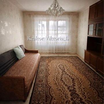 Продам просторную 2-х ком.  квартиру на ТОПОЛЕ-3, р-н "Сич"