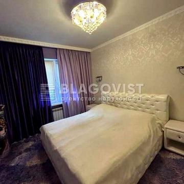 Продається 2-к кв, Максимовича М. (Трутенка О.), 7 метро Васильківська