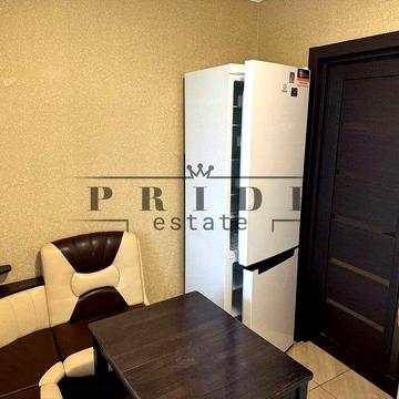 *Простора 4-кімнатна біля метро Позняки, вул. Лариси Руденко, 10Б