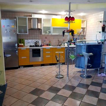 Продам 2х комн (3х комн по плану) кв Искринская центр новый дом