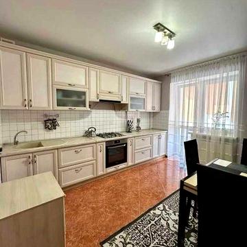 2-к знахідка: поруч зупика, школа і без комісії на Озерній! ID: 0026