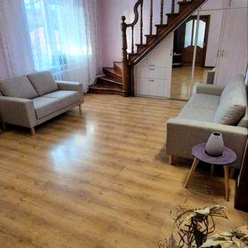 ПОЛЬОВА двоповерховий будинок у тихому районі