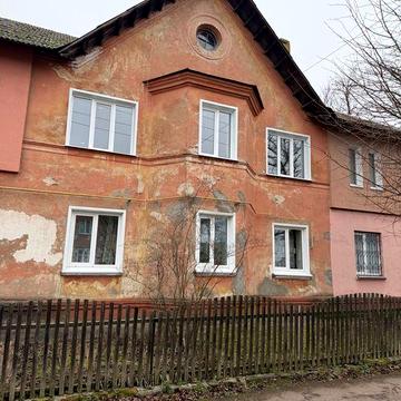 Продам  2х  кімнатну квартиру район Рокитне вул Саксаганского 5.