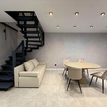 Таунхаус з ремонтом 3 хв до міста.