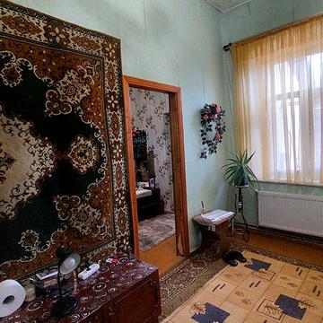 Продам 2-кімнатну квартиру. Вул.Покровська,28