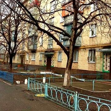 Ореста Левицького 19