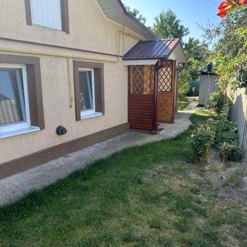 Продам пів будинка з окремим входом